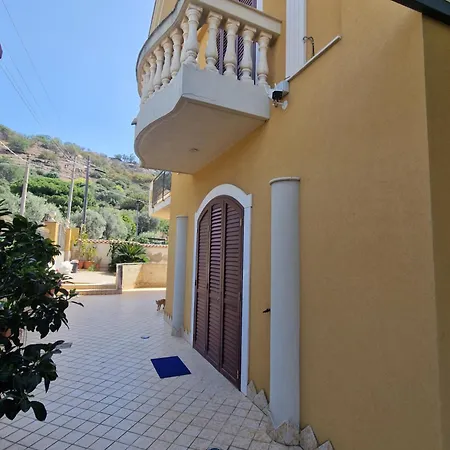 Mary Sol Appartamento Savoca